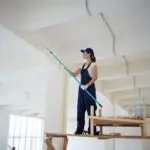 why you should hire professionals for a wallpaper installation